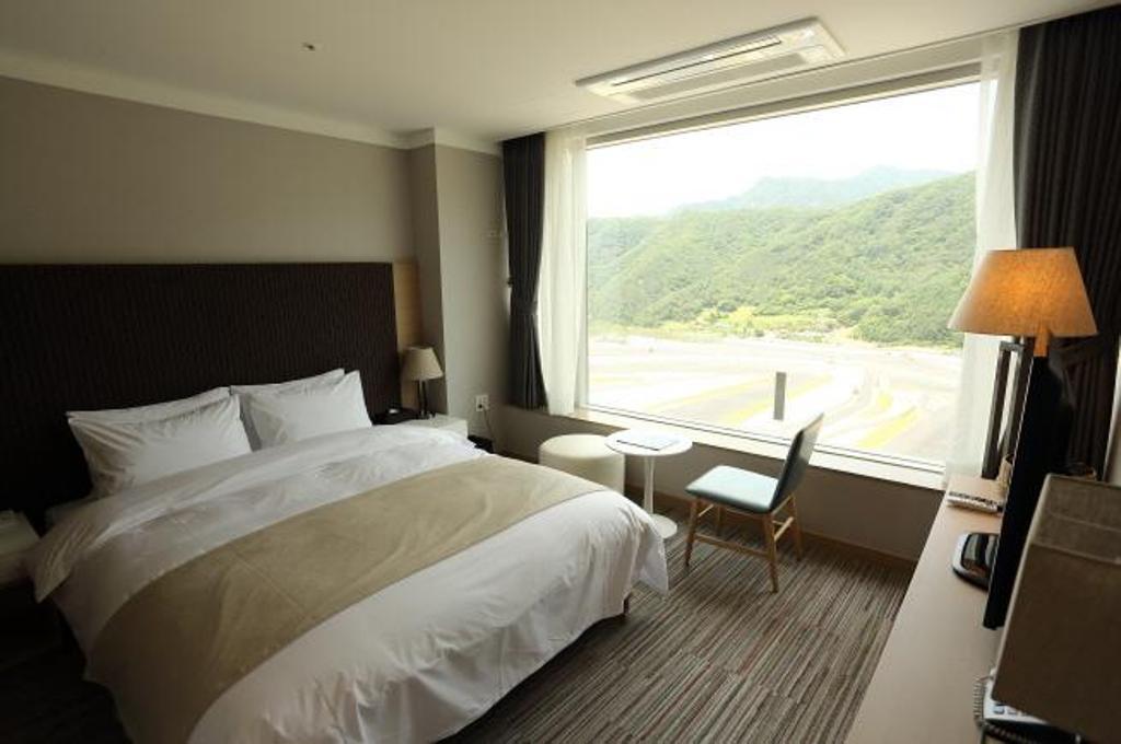 Inje Speedium Hotel & Resort Екстер'єр фото